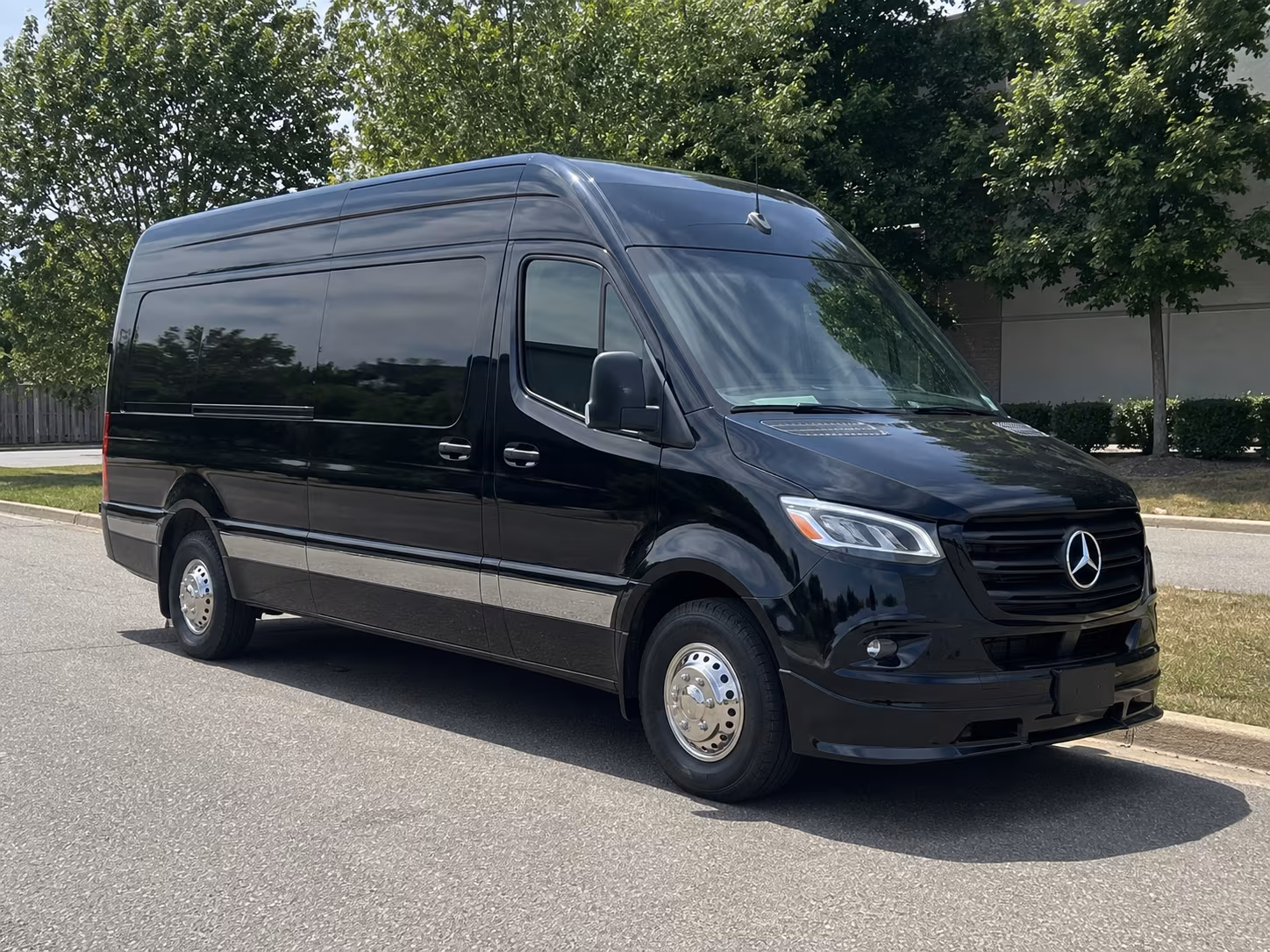 find the perfect transportation for your next airport transfer 2